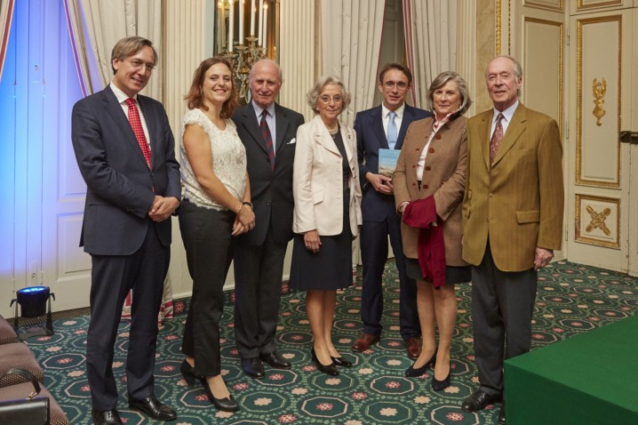 Buchpr&auml;sentation von "Wir sind auf einem Vulkan - Napoleon und Bayern" im Bayerischen Hof in M&uuml;nchen. Der franz&ouml;sische Generalkonsul Jean-Claude Brunet, Vorstandsmitglied der Palm-Stiftung Annette Kr&ouml;nert, Graf und Gr&auml;fin von Montgelas, Thomas Schuler, F&uuml;rstin und F&uuml;rst von Wrede (v.l.).